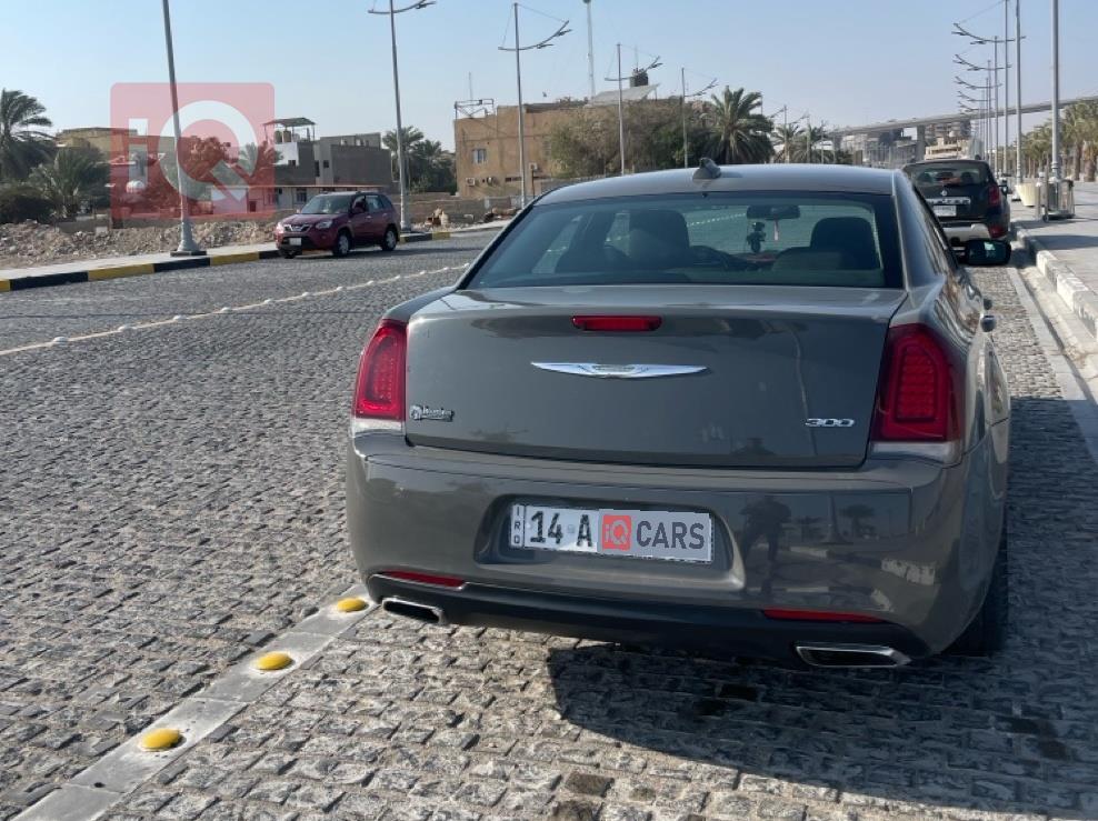 کرایسلەر 300